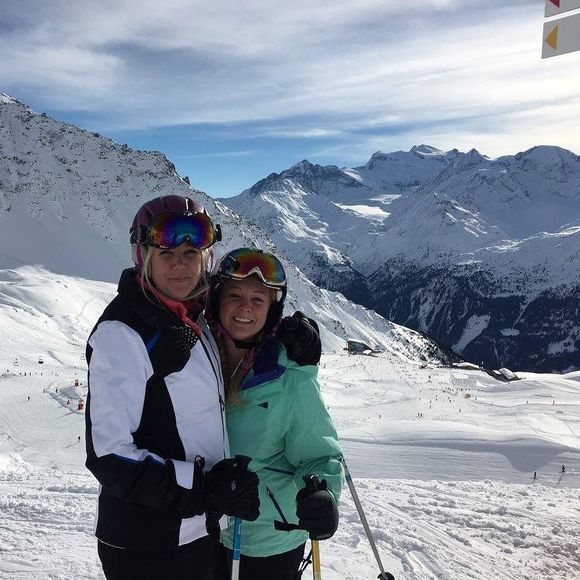 Meet your Posher, Ali - Picture 1 of 1